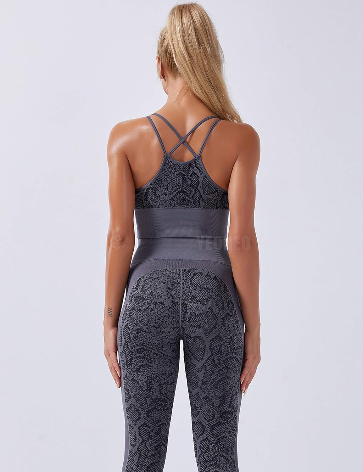 Yoga Outfit for Women Seamless 2 Piece Workout Gym High Waist Snake Print Leggings with Sport Bra Set Grey L